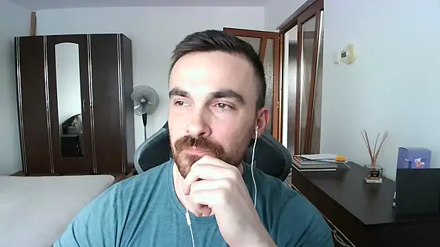 Snapshot of mu5clemania2 chatting on May 17, 2026, 3:56 pm mu5clemania2 online show from May 17, 2026, 3:56 pm