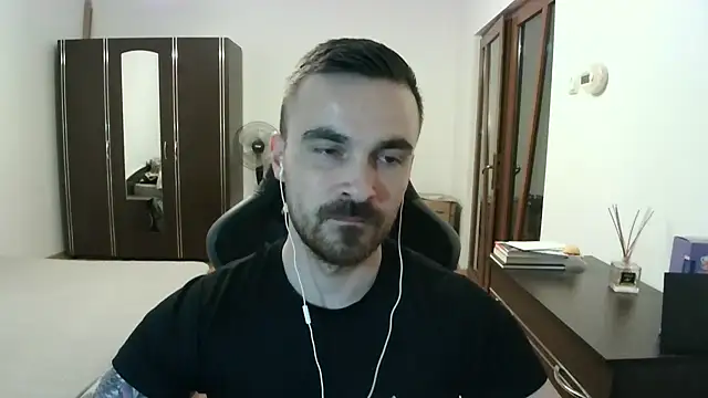 Snapshot of mu5clemania2 chatting on May 13, 2026, 6:37 pm mu5clemania2 online show from May 13, 2026, 6:37 pm