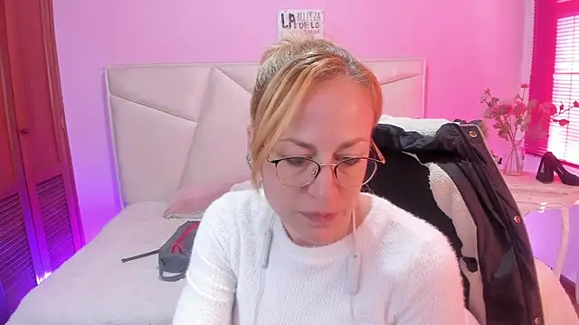 Snapshot of SammySanders chatting on March 9, 2026, 12:30 pm SammySanders online show from March 9, 2026, 12:30 pm
