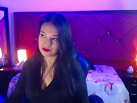 Snapshot of Julietacollins06 chatting on May 4, 2026, 1:25 pm Julietacollins06 online show from May 4, 2026, 1:25 pm