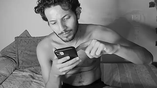 Snapshot of Nicholasrodrii chatting on June 14, 2026, 2:24 am Nicholasrodrii online show from June 14, 2026, 2:24 am