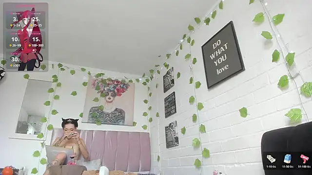 katt  black   online show from November 12, 2025, 7:07 pm