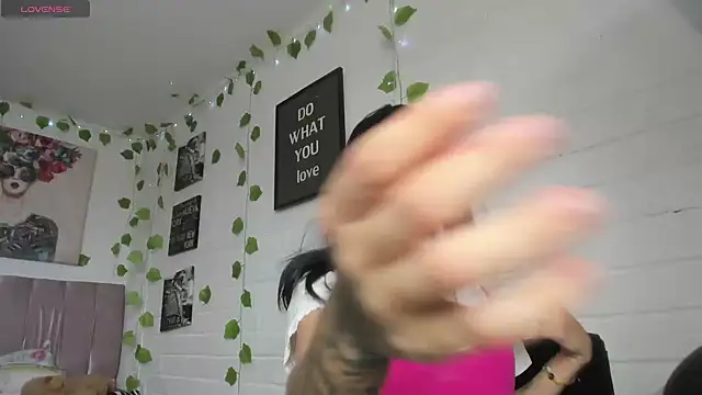 katt  black   online show from October 31, 2025, 8:38 pm