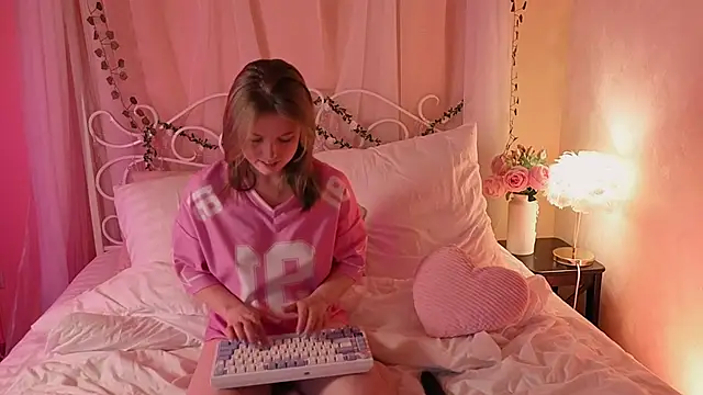 Snapshot of mary_ton chatting on May 2, 2026, 5:23 am mary ton online show from May 2, 2026, 5:23 am
