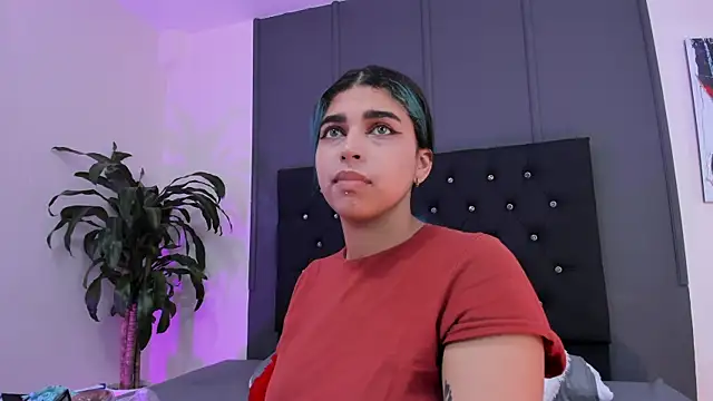 Snapshot of lyra-rain chatting on February 16, 2025, 11:38 am lyra-rain online show from February 16, 2025, 11:38 am