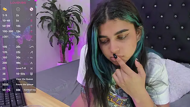 Snapshot of lyra-rain chatting on February 12, 2025, 5:37 pm lyra-rain online show from February 12, 2025, 5:37 pm