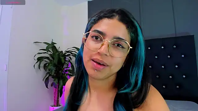 Snapshot of lyra-rain chatting on March 1, 2025, 5:49 pm lyra-rain online show from March 1, 2025, 5:49 pm