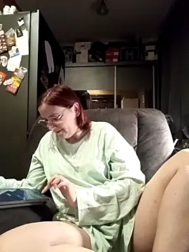 Snapshot of Marie1992PL chatting on December 5, 2025, 5:55 pm Marie1992PL online show from December 5, 2025, 5:55 pm