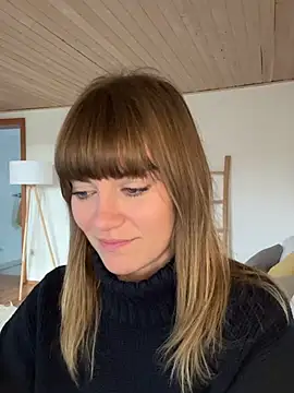 Snapshot of Milla__one chatting on January 7, 2025, 1:57 pm Milla  one online show from January 7, 2025, 1:57 pm