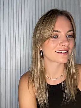 Snapshot of Milla__one chatting on September 15, 2025, 7:53 am Milla  one online show from September 15, 2025, 7:53 am