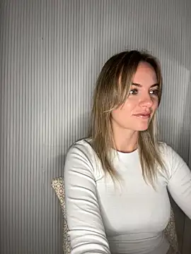 Snapshot of Milla__one chatting on October 13, 2025, 4:47 am Milla  one online show from October 13, 2025, 4:47 am