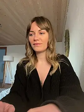 Snapshot of Milla__one chatting on February 18, 2025, 4:25 pm Milla  one online show from February 18, 2025, 4:25 pm