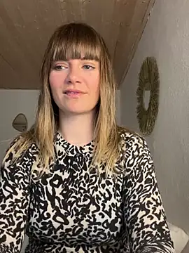 Snapshot of Milla__one chatting on February 4, 2025, 10:00 am Milla  one online show from February 4, 2025, 10:00 am