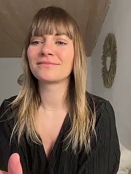 Snapshot of Milla__one chatting on February 4, 2025, 1:06 pm Milla  one online show from February 4, 2025, 1:06 pm