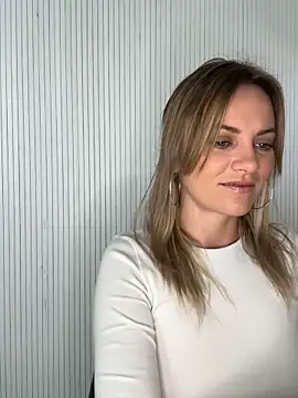 Snapshot of Milla__one chatting on November 3, 2025, 7:46 am Milla  one online show from November 3, 2025, 7:46 am