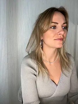 Snapshot of Milla__one chatting on September 22, 2025, 10:32 am Milla  one online show from September 22, 2025, 10:32 am