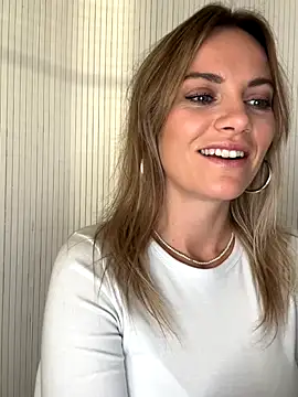 Snapshot of Milla__one chatting on October 1, 2025, 6:07 am Milla  one online show from October 1, 2025, 6:07 am