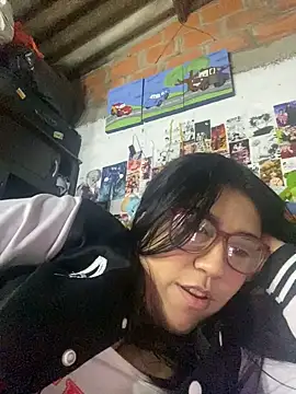 Snapshot of dafne19_ chatting on November 18, 2025, 5:00 am dafne19 online show from November 18, 2025, 5:00 am