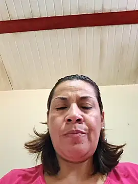 Snapshot of Zaralu_ chatting on May 21, 2026, 6:38 pm Zaralu online show from May 21, 2026, 6:38 pm