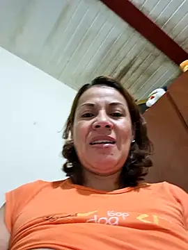 Snapshot of Zaralu_ chatting on May 6, 2026, 12:20 pm Zaralu online show from May 6, 2026, 12:20 pm