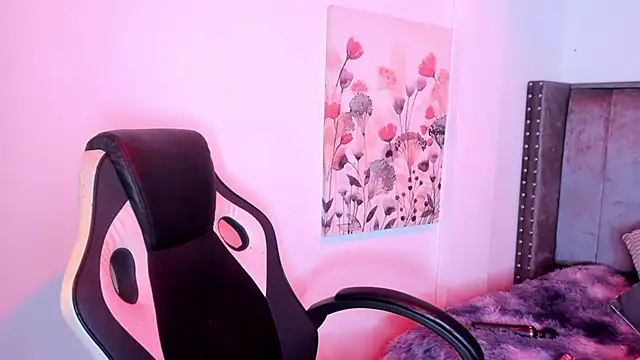 Snapshot of Alaia_Cute chatting on October 23, 2025, 3:05 am Alaia Cute online show from October 23, 2025, 3:05 am