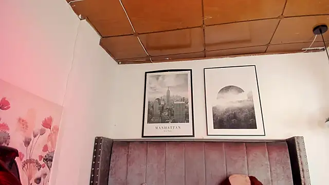 Snapshot of Alaia_Cute chatting on December 2, 2025, 4:47 am Alaia Cute online show from December 2, 2025, 4:47 am