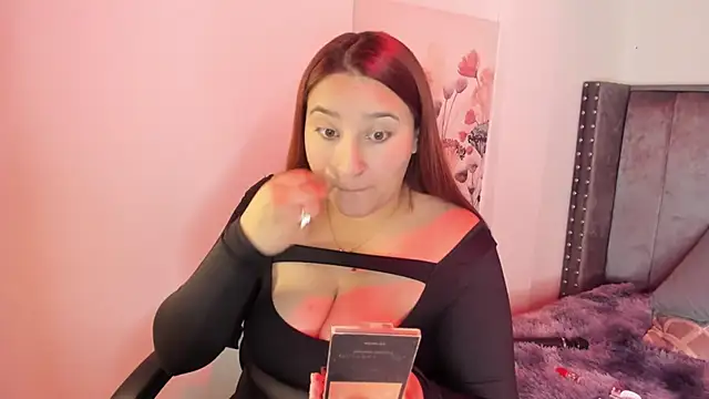 Snapshot of Alaia_Cute chatting on November 4, 2025, 3:10 am Alaia Cute online show from November 4, 2025, 3:10 am