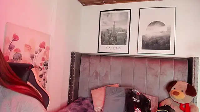 Snapshot of Alaia_Cute chatting on November 8, 2025, 3:10 am Alaia Cute online show from November 8, 2025, 3:10 am