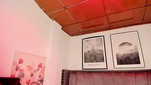 Snapshot of Alaia_Cute chatting on November 18, 2025, 2:49 am Alaia Cute online show from November 18, 2025, 2:49 am