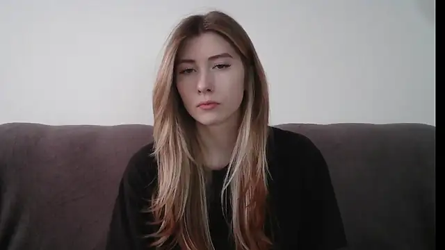 ErikaShyy online show from February 11, 2025, 11:09 am