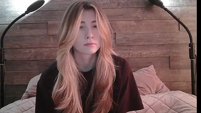 ErikaShyy online show from February 20, 2025, 7:12 am