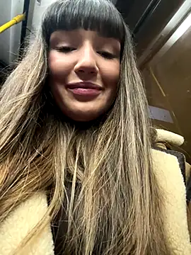 Sophie Avory online show from December 5, 2025, 4:38 pm