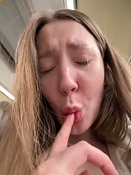 Snapshot of Sophie_Avory chatting on April 30, 2026, 3:52 pm Sophie Avory online show from April 30, 2026, 3:52 pm