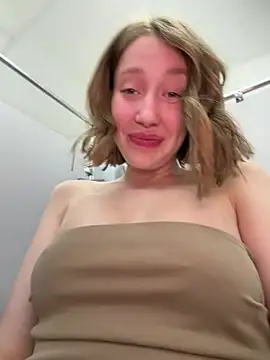 Snapshot of Sophie_Avory chatting on May 14, 2026, 6:27 pm Sophie Avory online show from May 14, 2026, 6:27 pm