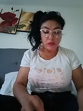 katysquirtdirty online show from May 17, 2026, 11:16 pm