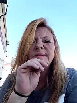 Snapshot of I_am_HER318 chatting on October 10, 2025, 6:20 pm I am HER318 online show from October 10, 2025, 6:20 pm