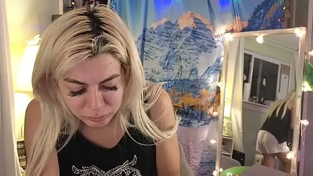 Snapshot of cunty_tranny_lydia chatting on February 3, 2025, 5:40 am cunty tranny lydia online show from February 3, 2025, 5:40 am