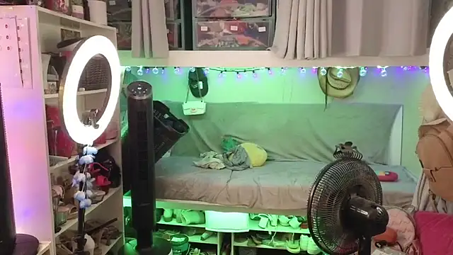 Snapshot of cunty_tranny_lydia chatting on October 3, 2025, 3:52 am cunty tranny lydia online show from October 3, 2025, 3:52 am