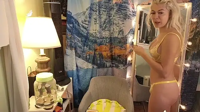 Snapshot of cunty_tranny_lydia chatting on February 15, 2025, 12:59 am cunty tranny lydia online show from February 15, 2025, 12:59 am