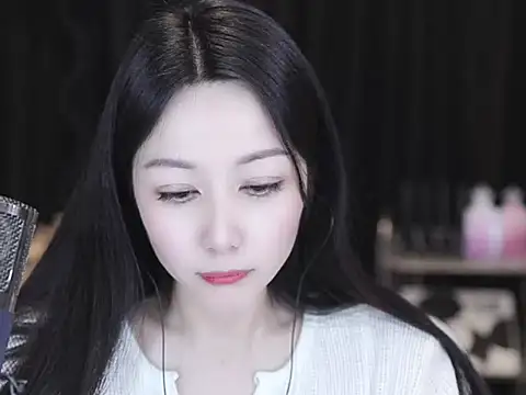 Snapshot of Nuyoah-77 chatting on March 28, 2026, 1:56 pm Nuyoah-77 online show from March 28, 2026, 1:56 pm