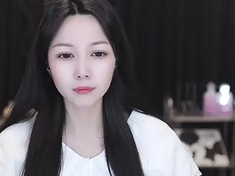 Snapshot of Nuyoah-77 chatting on March 16, 2026, 5:55 am Nuyoah-77 online show from March 16, 2026, 5:55 am