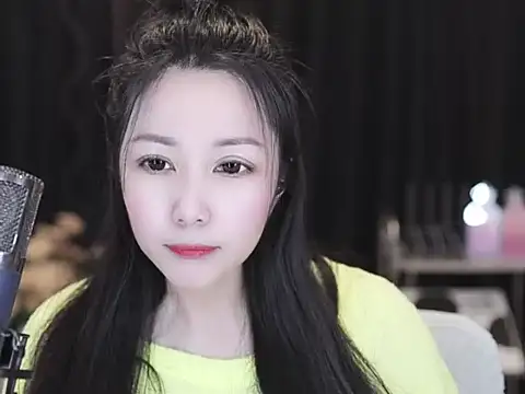 Snapshot of Nuyoah-77 chatting on March 23, 2026, 8:03 am Nuyoah-77 online show from March 23, 2026, 8:03 am