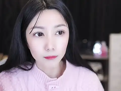 Snapshot of Nuyoah-77 chatting on December 18, 2025, 3:05 pm Nuyoah-77 online show from December 18, 2025, 3:05 pm