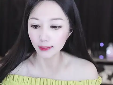 Snapshot of Nuyoah-77 chatting on April 10, 2026, 5:58 am Nuyoah-77 online show from April 10, 2026, 5:58 am