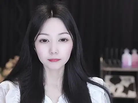 Snapshot of Nuyoah-77 chatting on April 1, 2026, 3:09 pm Nuyoah-77 online show from April 1, 2026, 3:09 pm