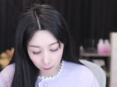 Snapshot of Nuyoah-77 chatting on January 8, 2026, 2:01 pm Nuyoah-77 online show from January 8, 2026, 2:01 pm