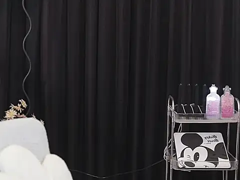 Snapshot of Nuyoah-77 chatting on March 18, 2026, 7:11 am Nuyoah-77 online show from March 18, 2026, 7:11 am