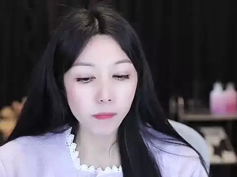 Snapshot of Nuyoah-77 chatting on January 17, 2026, 3:59 pm Nuyoah-77 online show from January 17, 2026, 3:59 pm