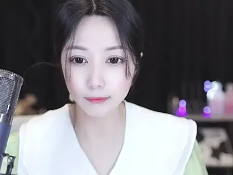 Snapshot of Nuyoah-77 chatting on March 21, 2026, 1:26 pm Nuyoah-77 online show from March 21, 2026, 1:26 pm