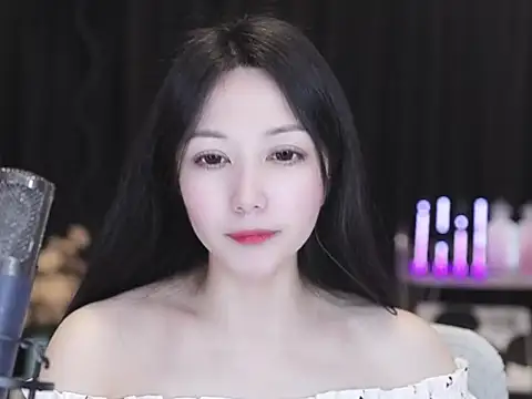 Snapshot of Nuyoah-77 chatting on April 3, 2026, 3:18 pm Nuyoah-77 online show from April 3, 2026, 3:18 pm